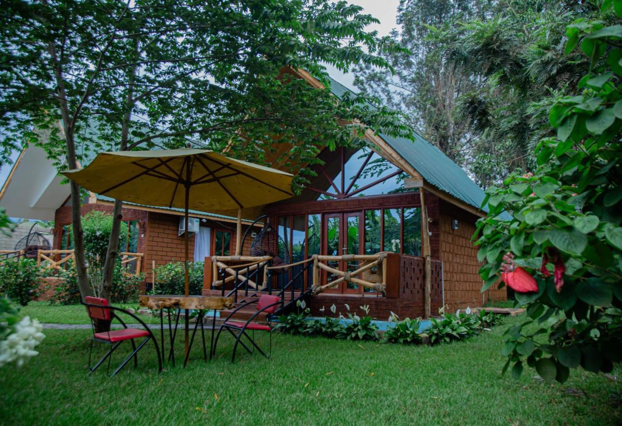 Shose Farmhouse Chalets & Campsite モシ エクステリア 写真