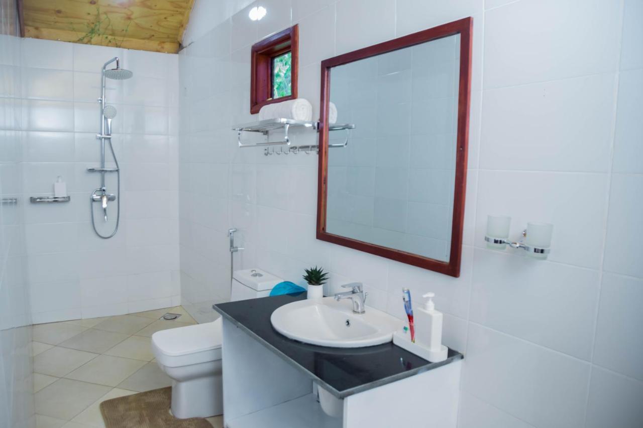 Shose Farmhouse Chalets & Campsite モシ エクステリア 写真