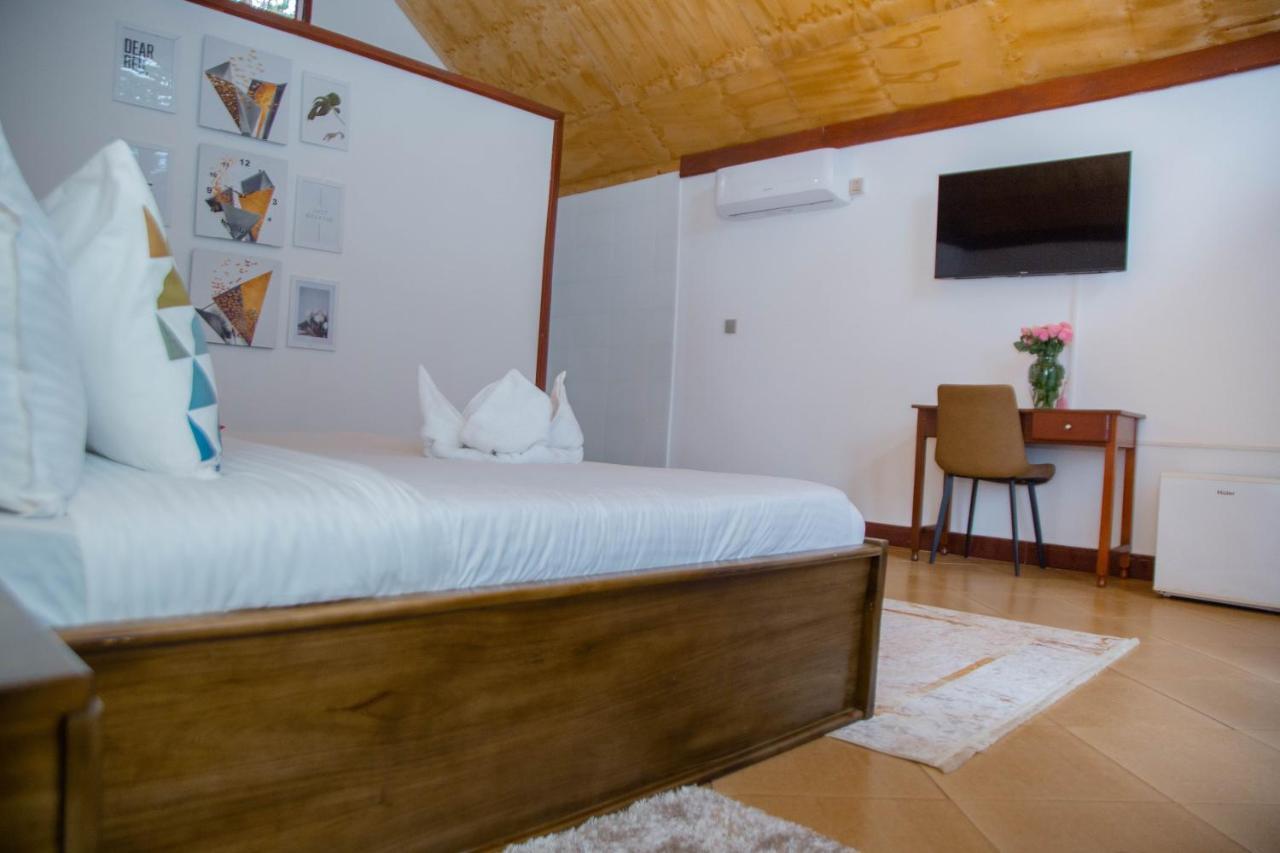 Shose Farmhouse Chalets & Campsite モシ エクステリア 写真