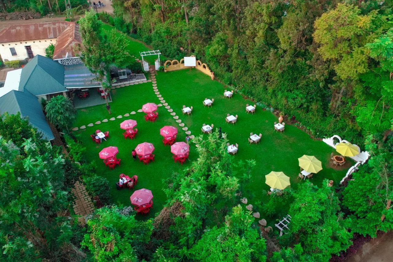 Shose Farmhouse Chalets & Campsite モシ エクステリア 写真
