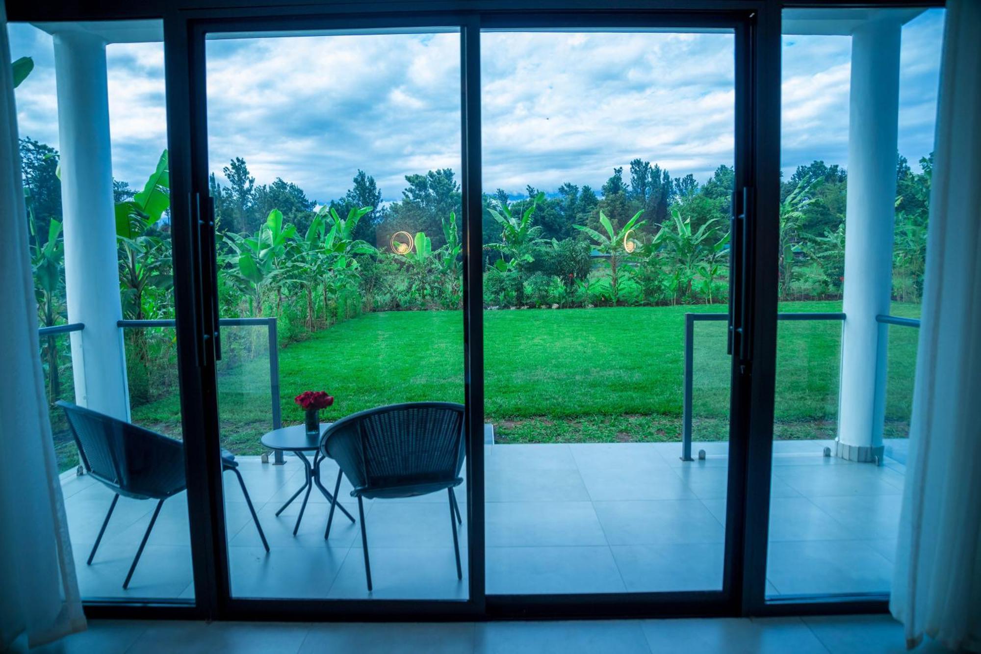 Shose Farmhouse Chalets & Campsite モシ エクステリア 写真