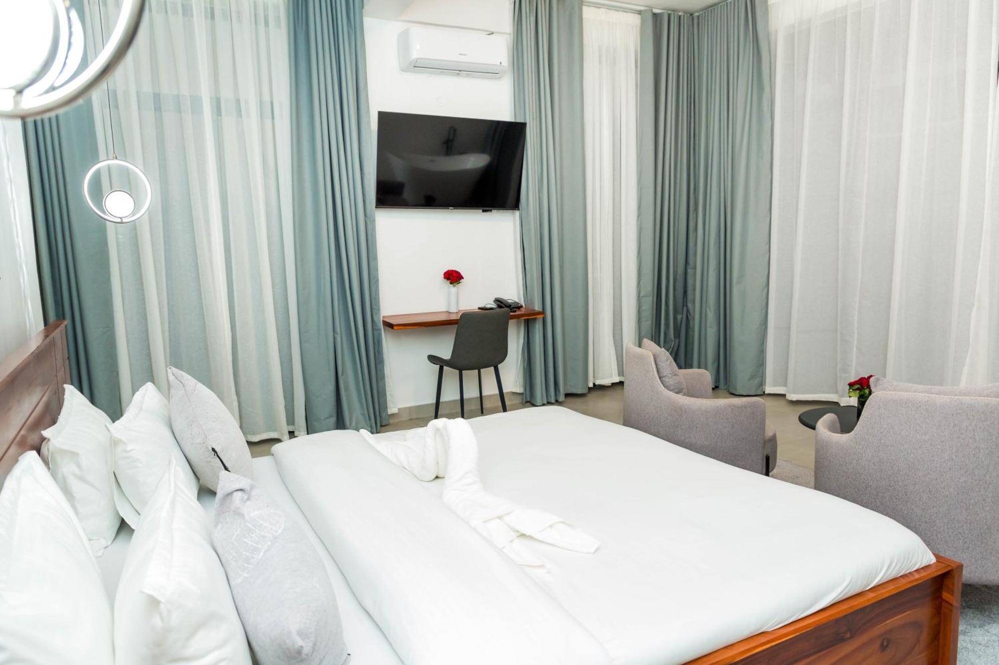 Shose Farmhouse Chalets & Campsite モシ エクステリア 写真