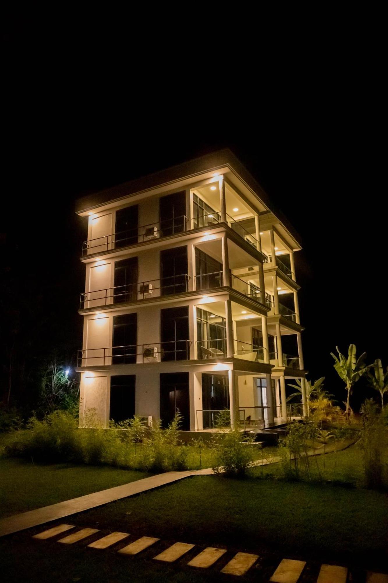 Shose Farmhouse Chalets & Campsite モシ エクステリア 写真