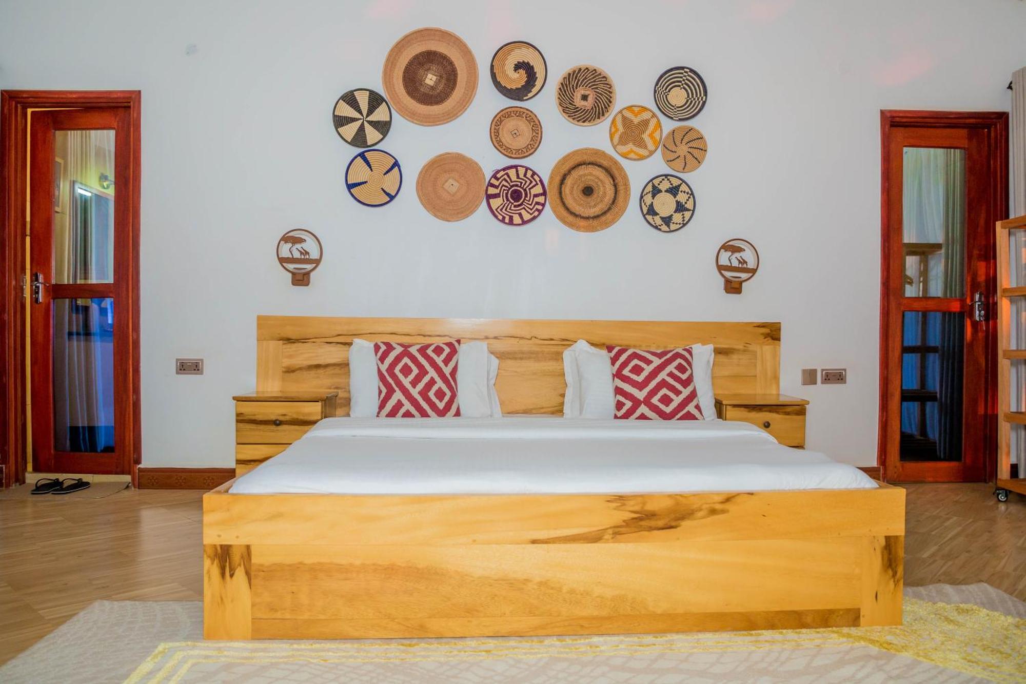Shose Farmhouse Chalets & Campsite モシ エクステリア 写真
