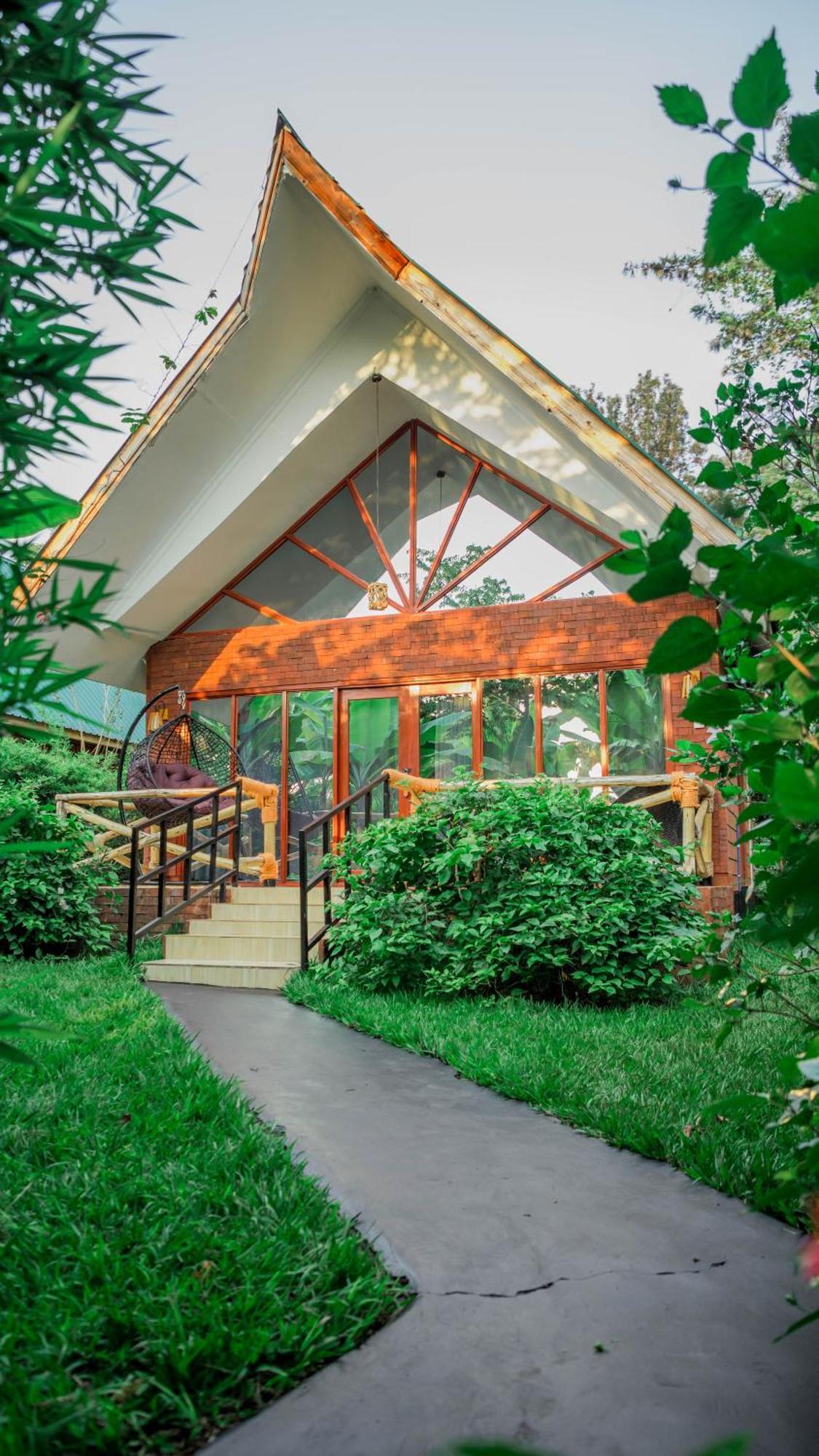 Shose Farmhouse Chalets & Campsite モシ エクステリア 写真