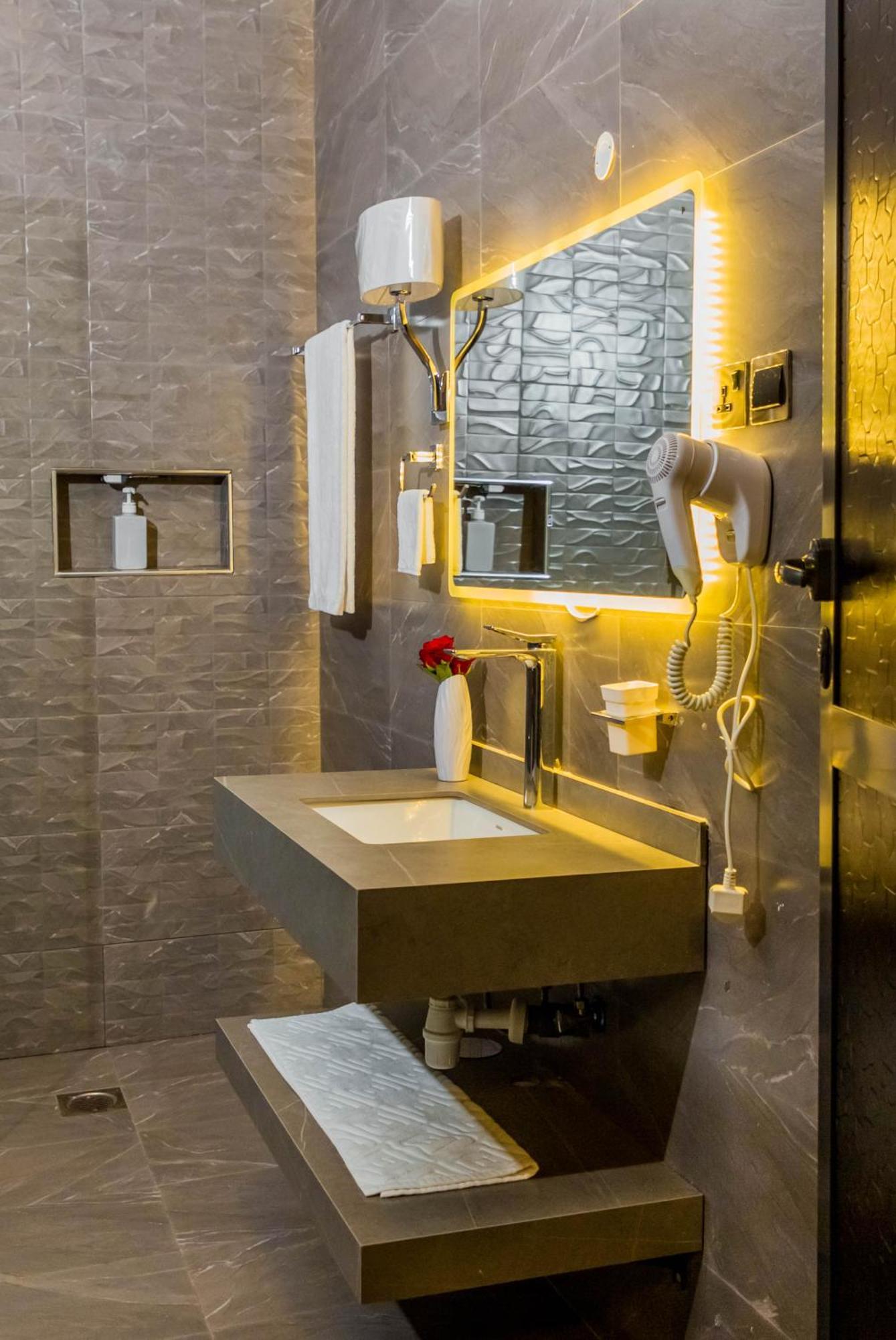 Shose Farmhouse Chalets & Campsite モシ エクステリア 写真