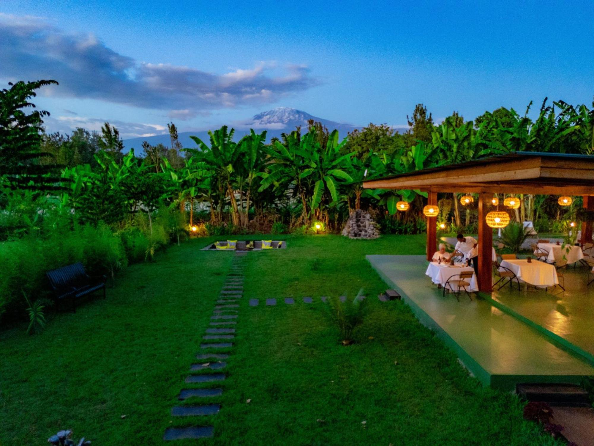 Shose Farmhouse Chalets & Campsite モシ エクステリア 写真