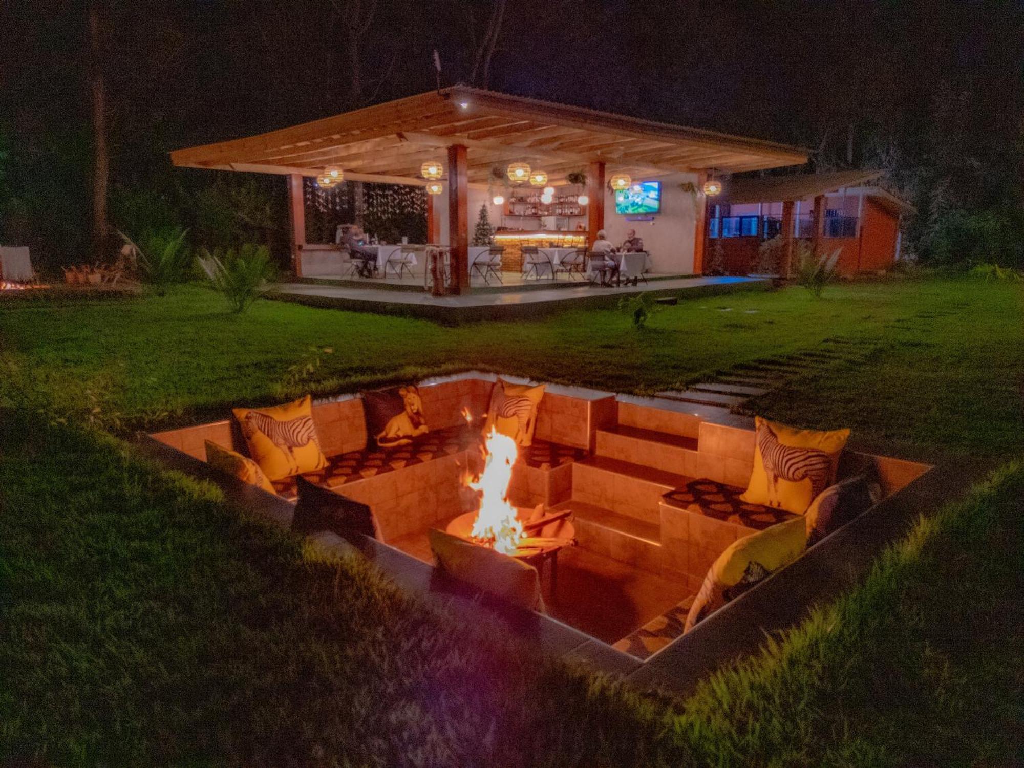 Shose Farmhouse Chalets & Campsite モシ エクステリア 写真